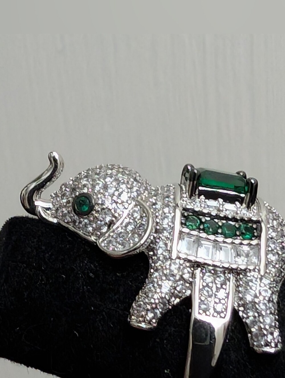 #76. Thailand Elephant Ring In Silver With Faux Emerald
